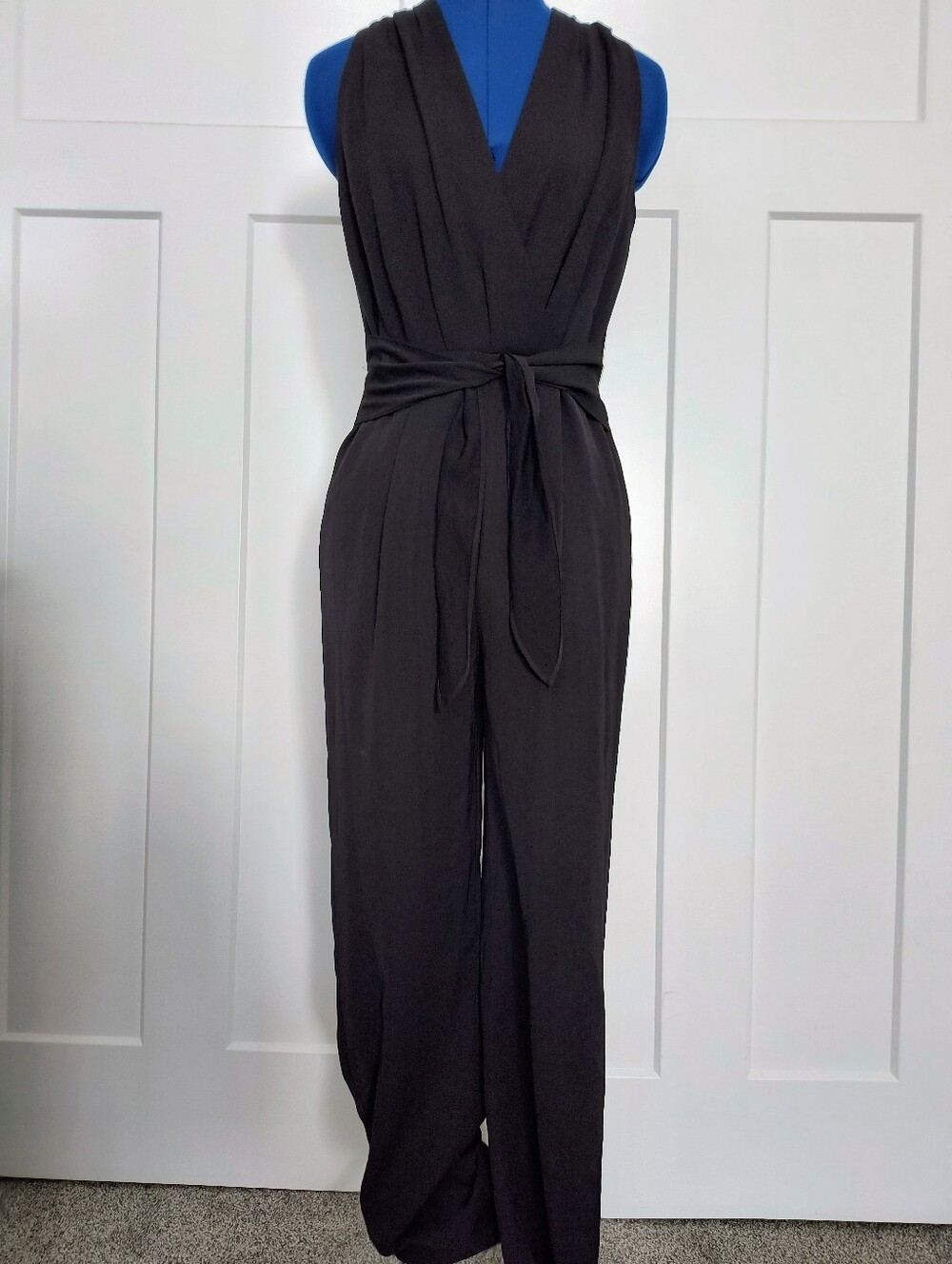 NWT ANTONIO MELANI Black Sleeveless V-Neck Jumpsuit with Waist Tie